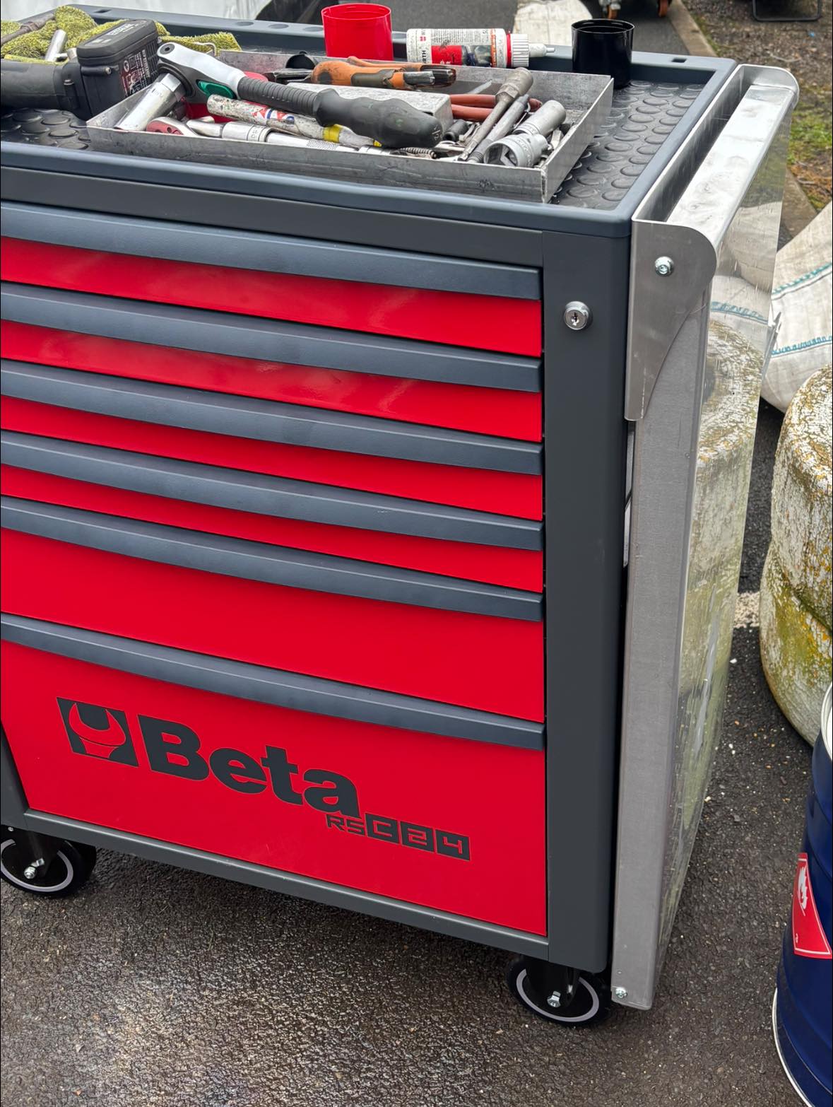 Beta roll cab side Bench