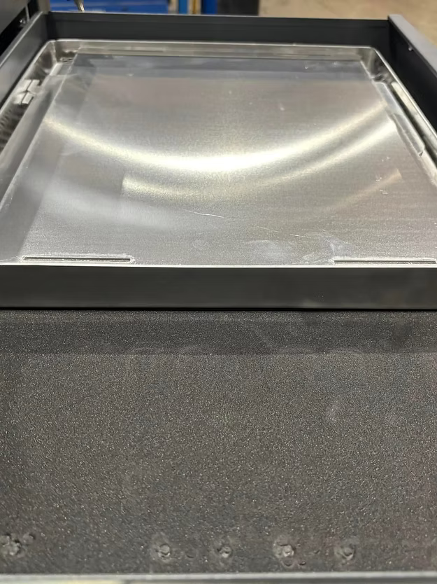 Folding carb cleaning station