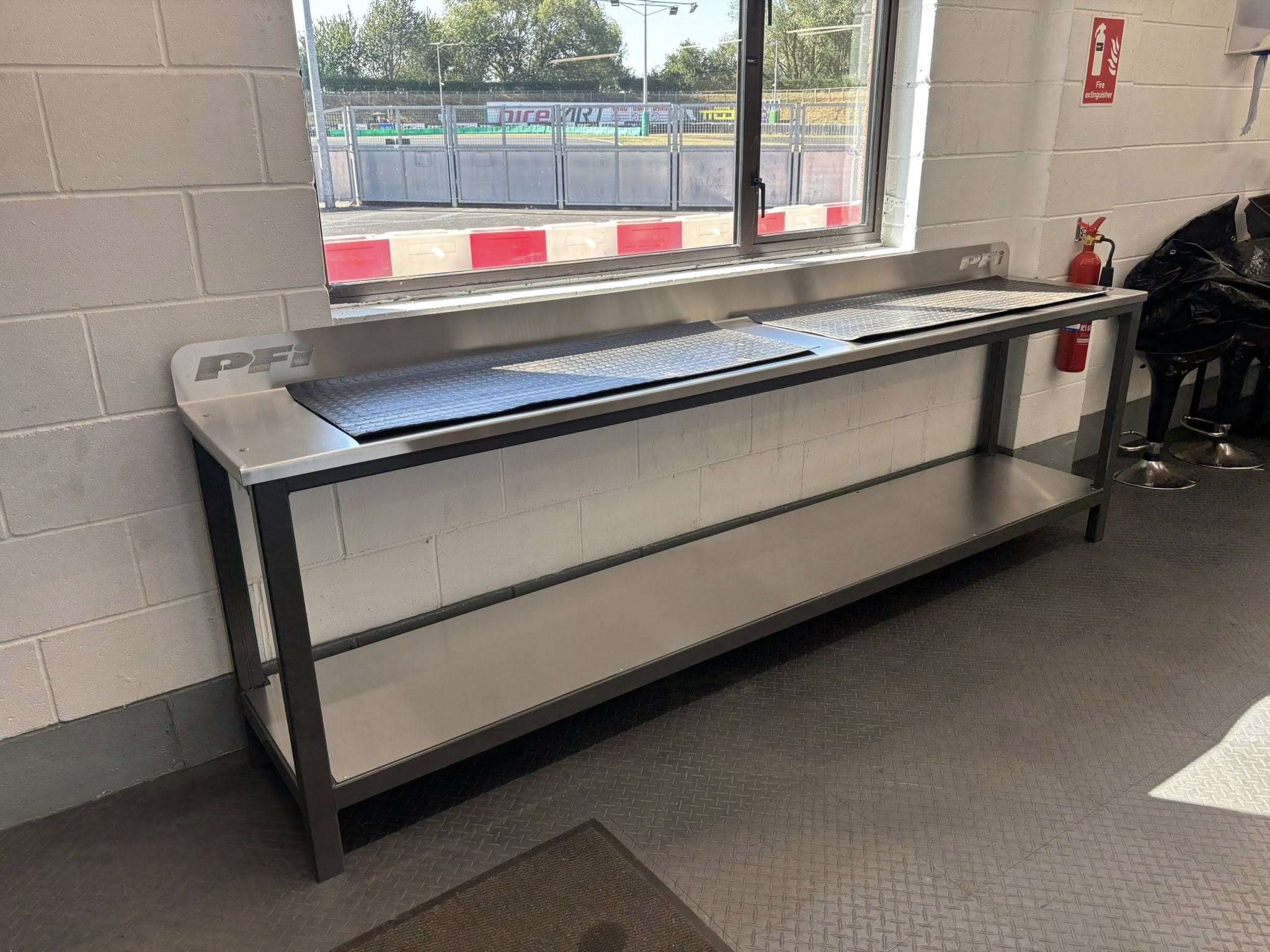 Customised work benches